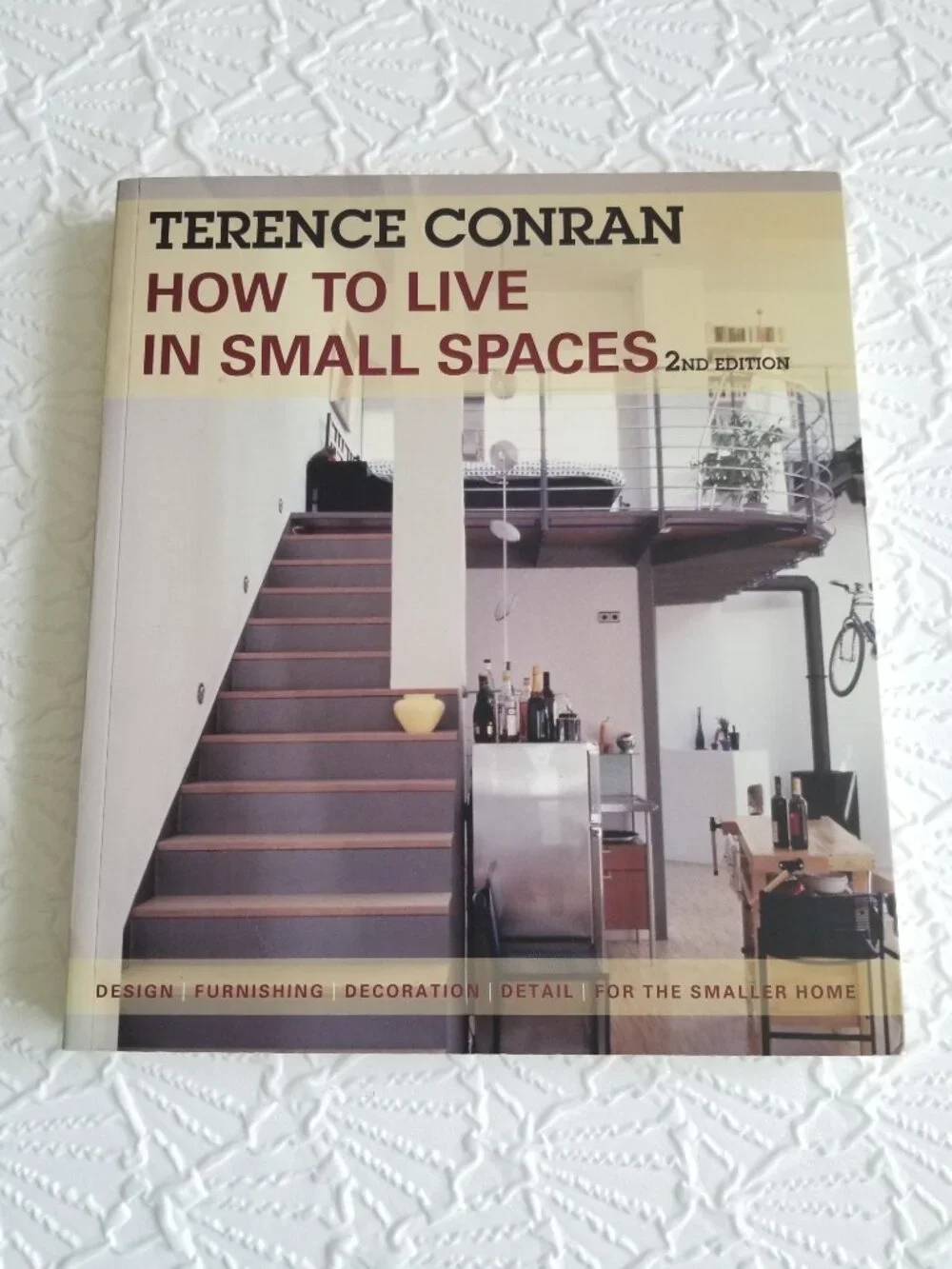 How to live in Small Spaces Book
